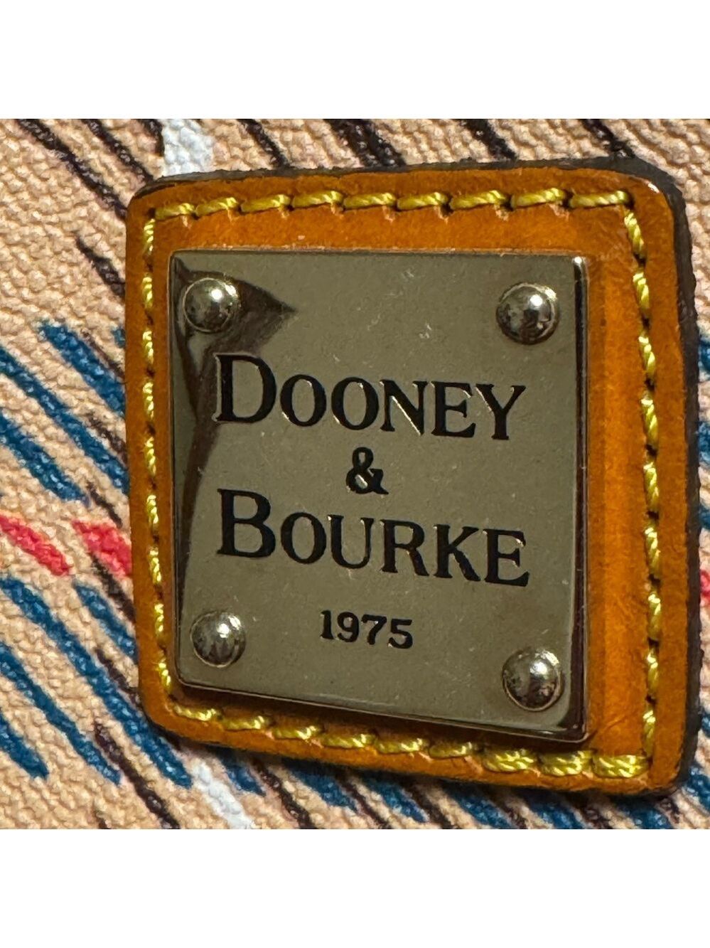 Dooney & Bourke - Tartan Plaid Collection Large Tote - EUC - Zipper Top Closure - Picture 3 of 13